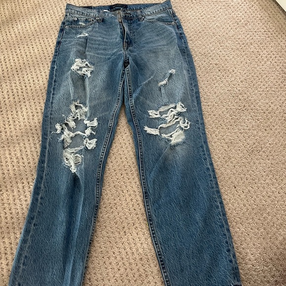 Aeropostale ripped Mom Jean - Picture 2 of 3